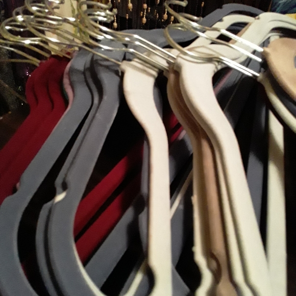 Other - 20 Hangers